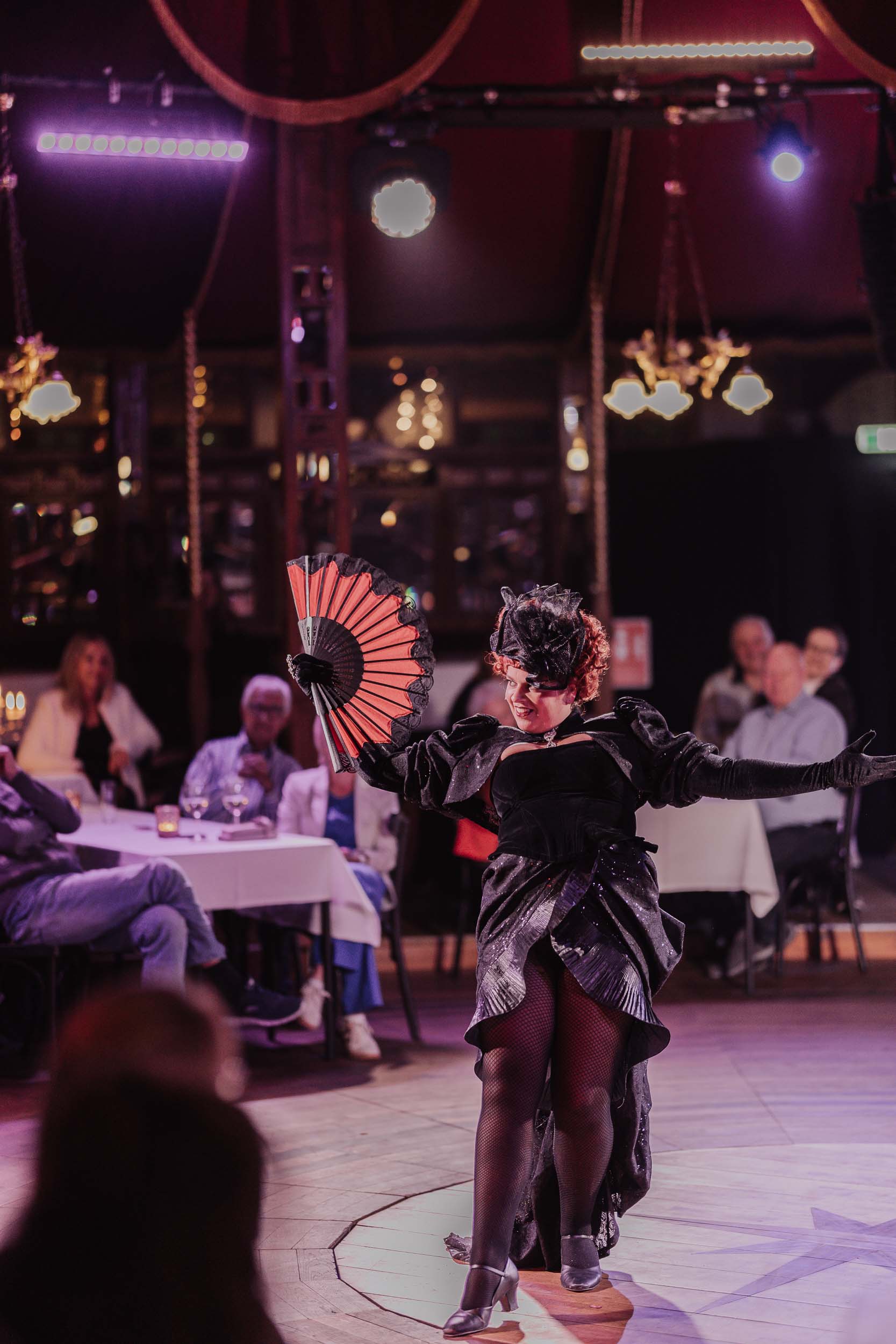 Urania_Maskenball-in-Venedig_©Roland-Breitschuh--1050475 55 UraniaTheater Spiegelpalast Credit JuliaHolland 55
